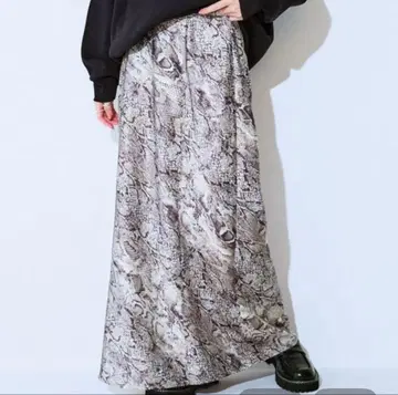 모듬 새틴 맥시 스커트 지나시스 미사용 새상품 이번 시즌 신상