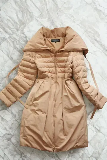 30만엔 정도. 페라가모 고급 구스 다운 코트