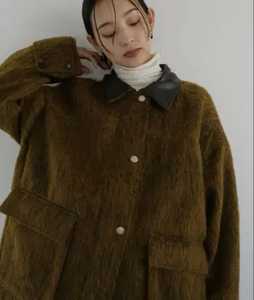 [ 미사용 새상품 ] hellem 가죽 칼라 재기 코트