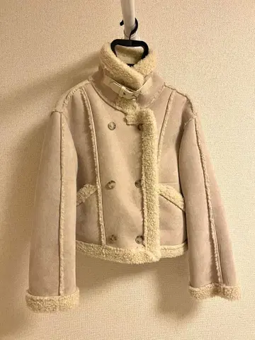 MAJESTIC LEGON 베이지 무스탕 코트