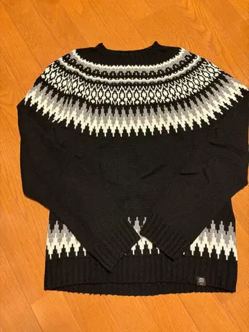 베드윈 노르딕 무늬 스웨터