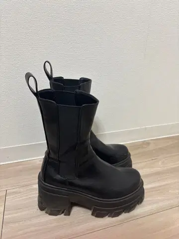 EMODA 사이드 고어 부츠 통굽