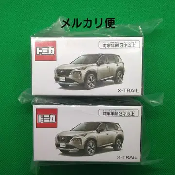 토미카 X-TRAIL (쉘 블론드/슈퍼 블랙 2톤)