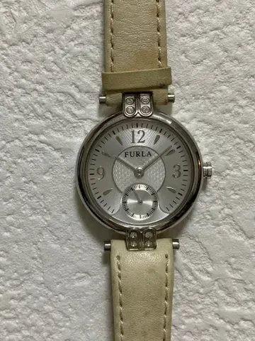 FURLA 아날로그 여성용 손목시계 베이지 가죽 밴딩