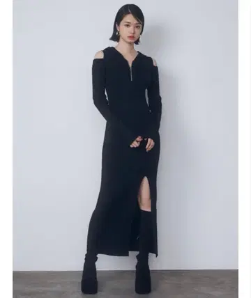 EMODA 컷 아웃 후드 니트 원피스