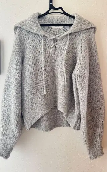 NOBLE 별주 Venit/베니트 레이스업 니트 그레이