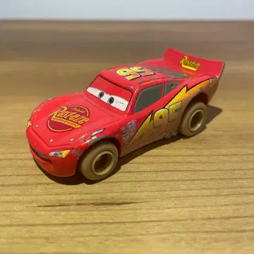 TOMICA 카즈 라이트닝 맥퀸 더트 타입