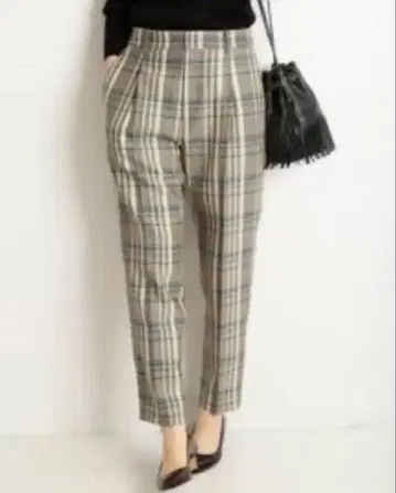 [ 새상품급 ] 이에나 체크 무늬 울 팬츠