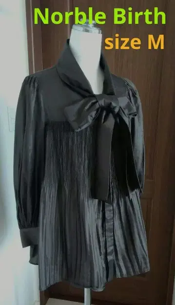 노블버스 플리츠 블라우스 리본 타이