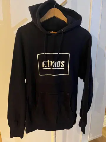 atmos 네이비 로고 후드티