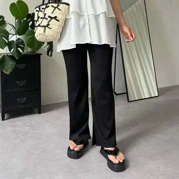 사이드 슬릿 컷 리브 플레어 팬츠