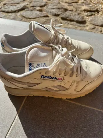 Reebok 화이트 스니커즈 26.5cm