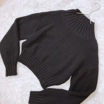 셰리에 보틀넥 니트 긴팔 스웨터 블랙 리브 두꺼운 원단 오샤레 인기 완판