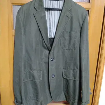 올리브색 캐주얼 자켓