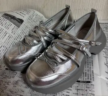 GU x rokh 로크 메리제인 슈즈 실버 M