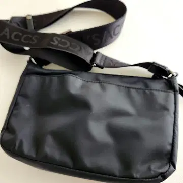 Y'SACCS 이자크 숄더백 나일론 천연 가죽 블랙 어깨끈 로고
