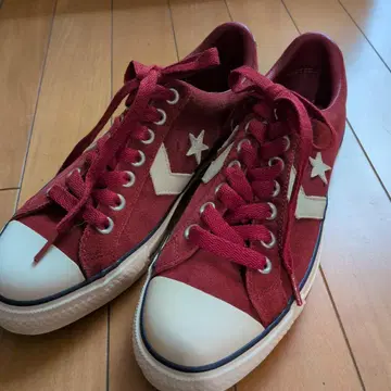 CONVERSE 레드 스웨이드 스니커즈 별 모양 로고 포함