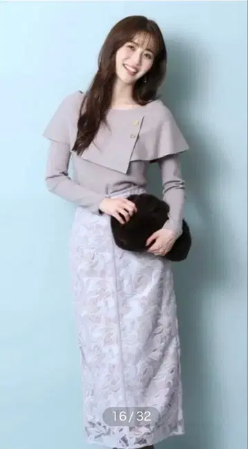 [ 새상품급 ] JUSGLITTY 몰 자수 타이트 스커트