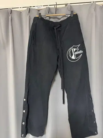 [ 하자품 ] EXAMPLE 스트레이트 팬츠 스냅 버튼