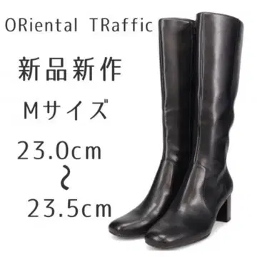 2025 신상 새상품 스퀘어토 청키힐 롱 부츠 M 블랙 23-23.5