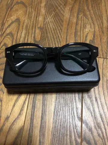 zoff 웰링턴 스타일 검은색 테두리 안경