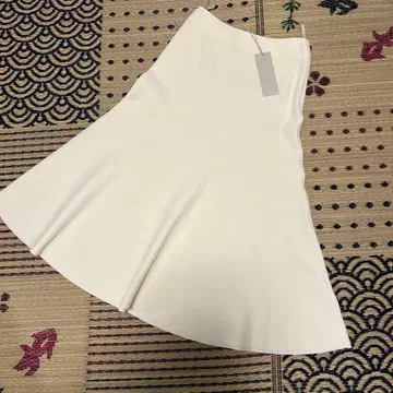 [택 포함 미사용 새상품] EPOCA 플레어 롱 스커트 화이트 40