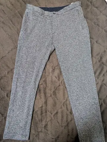 그레이 계열 슬랙스