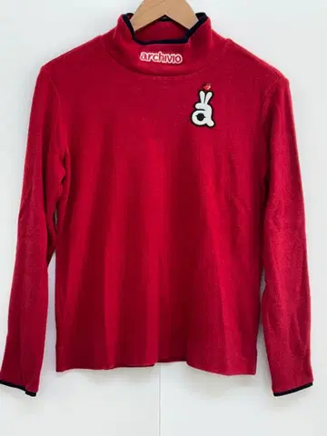 아르키비오 빨간색 터틀넥 스웨터