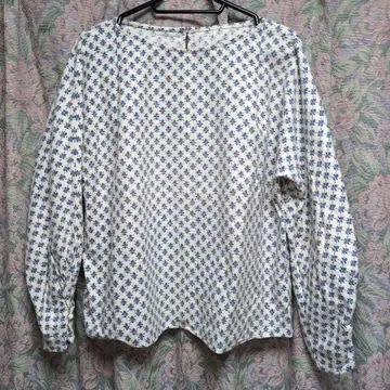 꽃무늬 보트넥 긴팔 블라우스