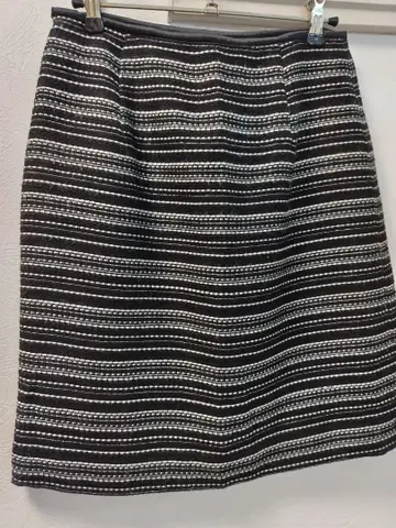 엠프리미어 타이트 스커트 블랙 트위드