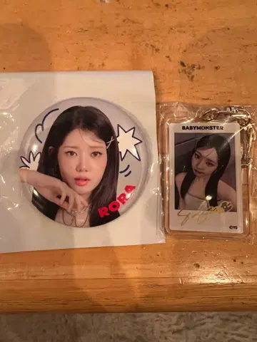 BABYMONSTER 캡슐 토이 & 랜덤 캔뱃지 RORA