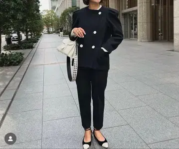 새상품급 OHGA 퍼프 코트 블랙