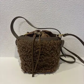 티베탄 라무 모티브 인조 모피 백