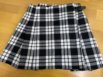 체크 무늬 플리츠 스커트