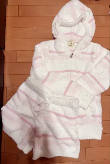 미사용 새상품 젤라또피케 후드티 숏팬츠 상하의 2세트 핑크