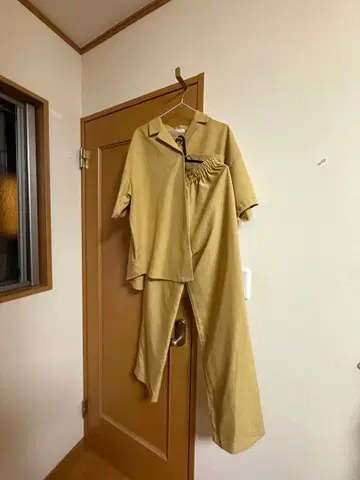 베이지 셋업 팬츠