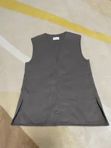 그린 레이블 릴랙싱 그레이 슬리브리스 튜닉