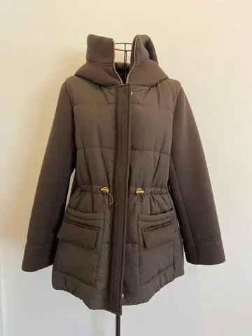 후드 부착 다크 브라운 퀼팅 자켓