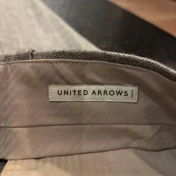 유나이티드 애로우즈 헤링본 패턴 스트레이트 팬츠