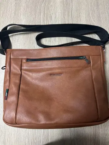 브라운 가죽 숄더백