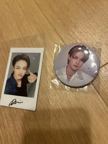 현역 가왕 친필 사인 폴라로이드 juni 배지 세트