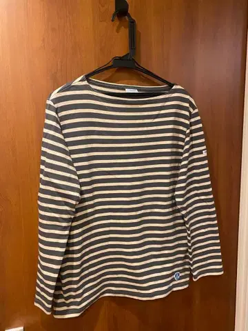 ORCIVAL의 보더 티셔츠