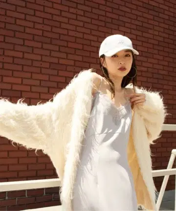 SNIDEL 샤기 미들 가디건 아이보리