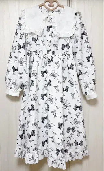 리본 무늬 세일러 카라 긴팔 원피스 마시로 아리스