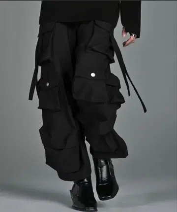 parachute cargo pants / 파라슈트 카고 팬츠