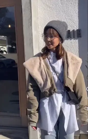 HOWDY. 에코퍼 후드 쇼트 아우터 카키