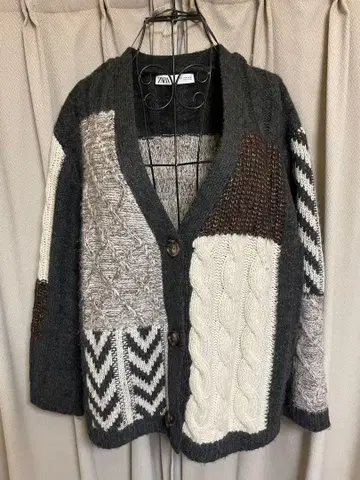 미사용급 ZARA 2023AW 신상 완판템 패치워크 니트 가디건