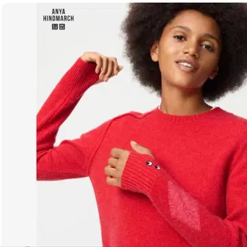 새상품급 유니클로 x 안야 힌드마치 캐시미어 크루넥 스웨터 빨간색