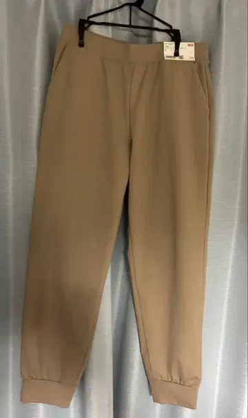 유니클로 울트라 스트레치 액티브 조거 팬츠 베이지