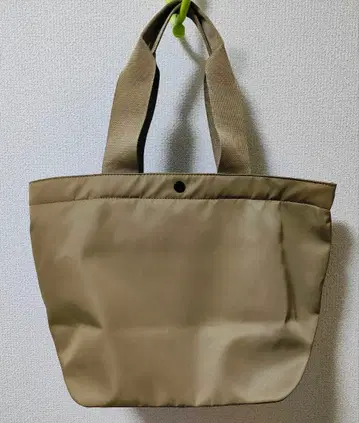 유니클로 나일론 토트백 베이지